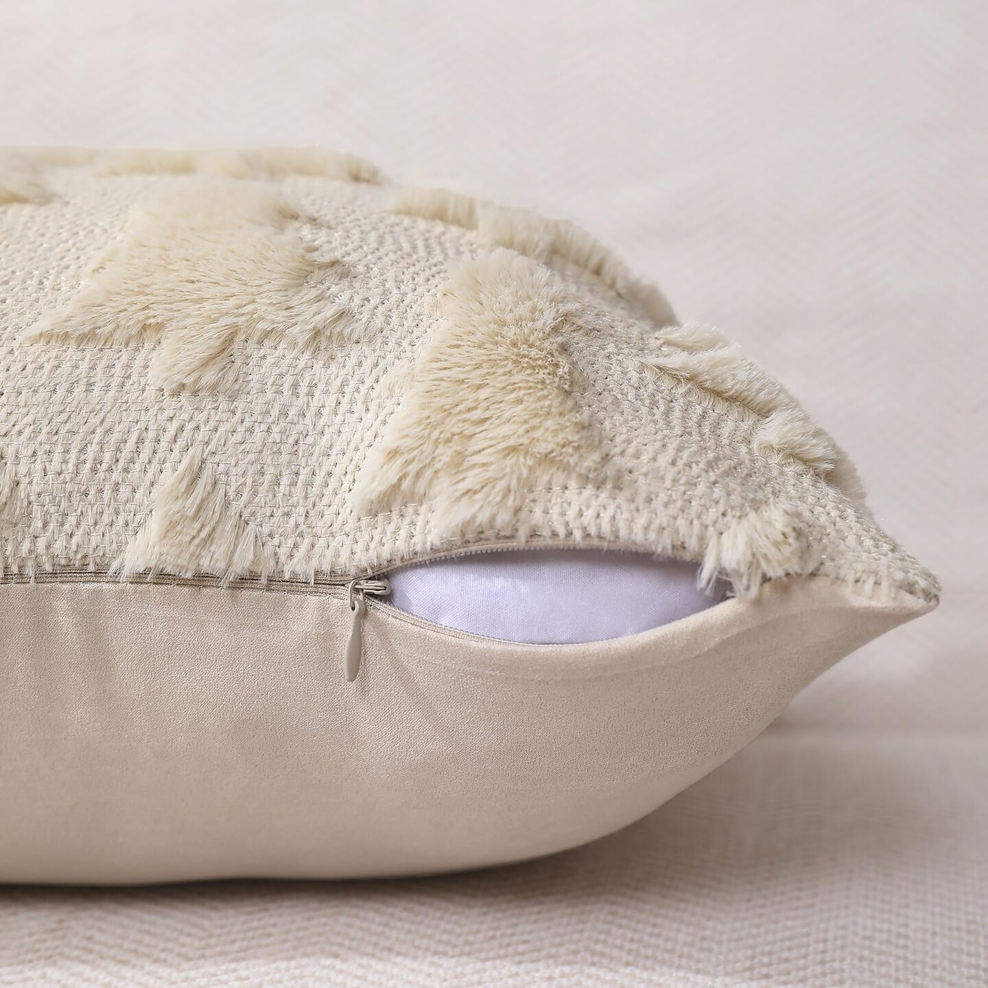 Christmas Tree Pillow Covers 18x18 inch Set of 2 Christmas Decoration Beige Soft Plush Faux Fur Jacquard Throw Pillows for Bedroom Sofa Holiday Festivals Winter Home Decor PTK006C18