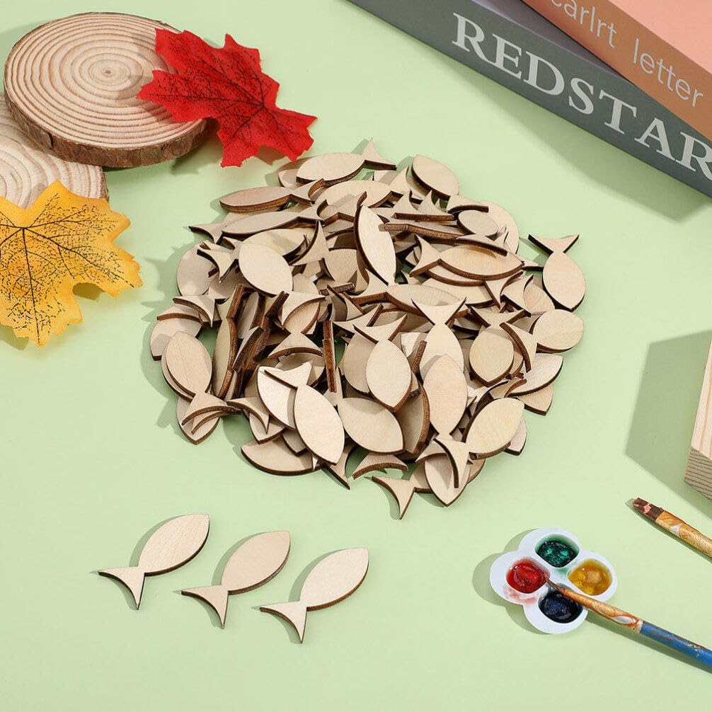 Wooden Crafts Wood Fish Cutout 50pcs Unfinished Wooden Shapes Mini Fish Shaped Slices Pieces DIY Embellishment for Summer Ocean Nautical Decoration Wooden Animals