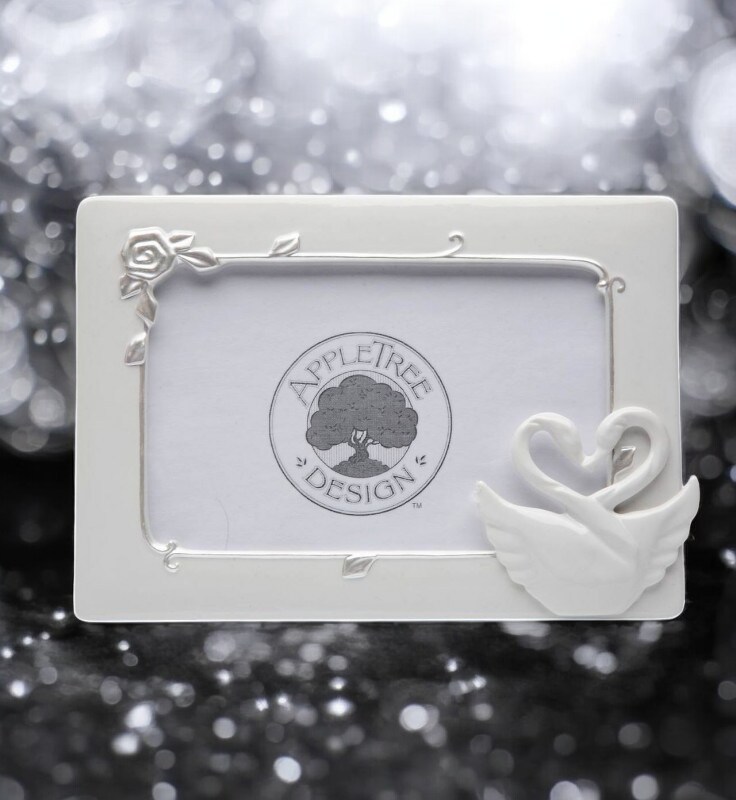 Ceramic Swan Couple Wedding Photo Frame ( 4&#x22; x 6&#x22; ), Wedding Decor, Wedding Gift