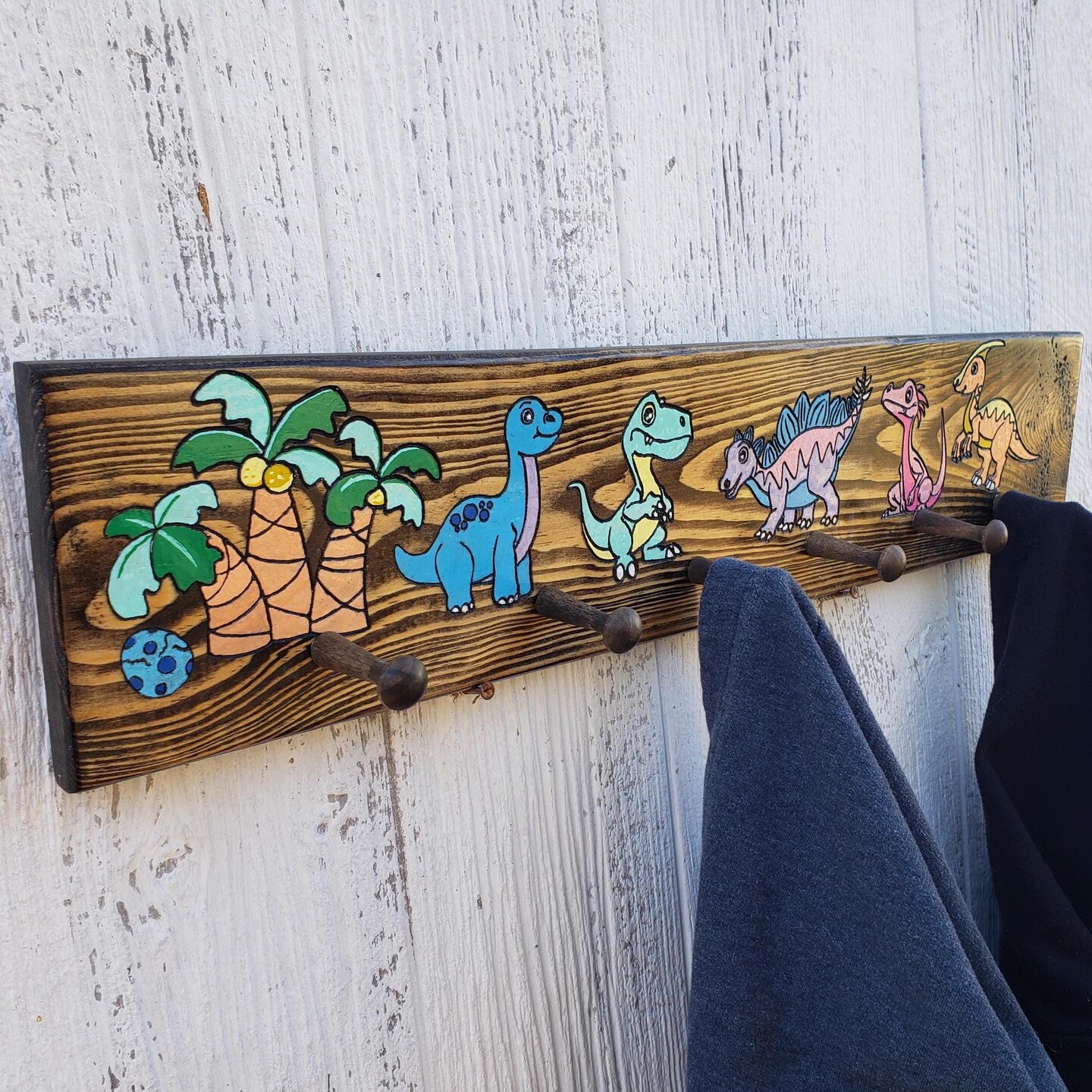 What Type of Wood for a Homemade Painted Coat Rack: Best Choices Revealed