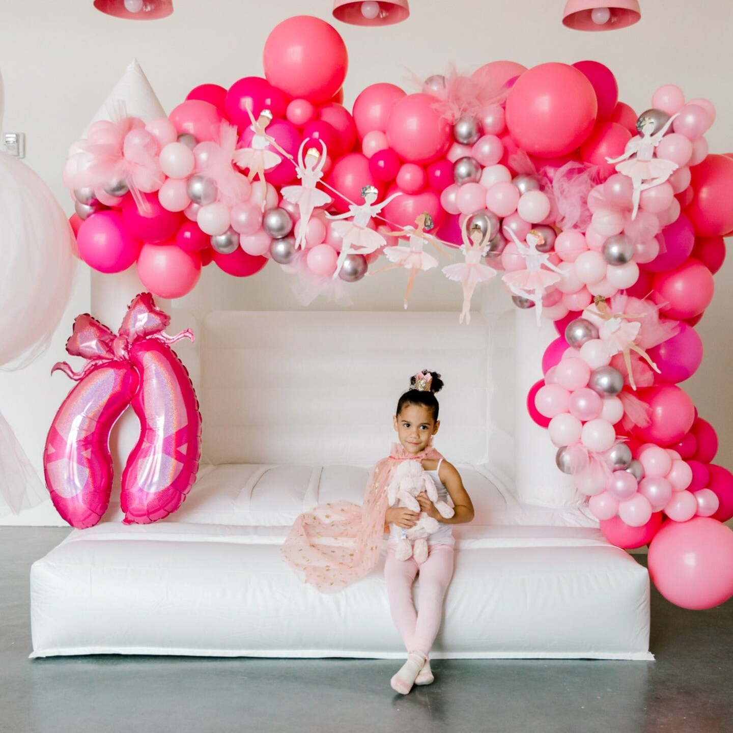 BALLERINA THEMED PARTY GARLAND