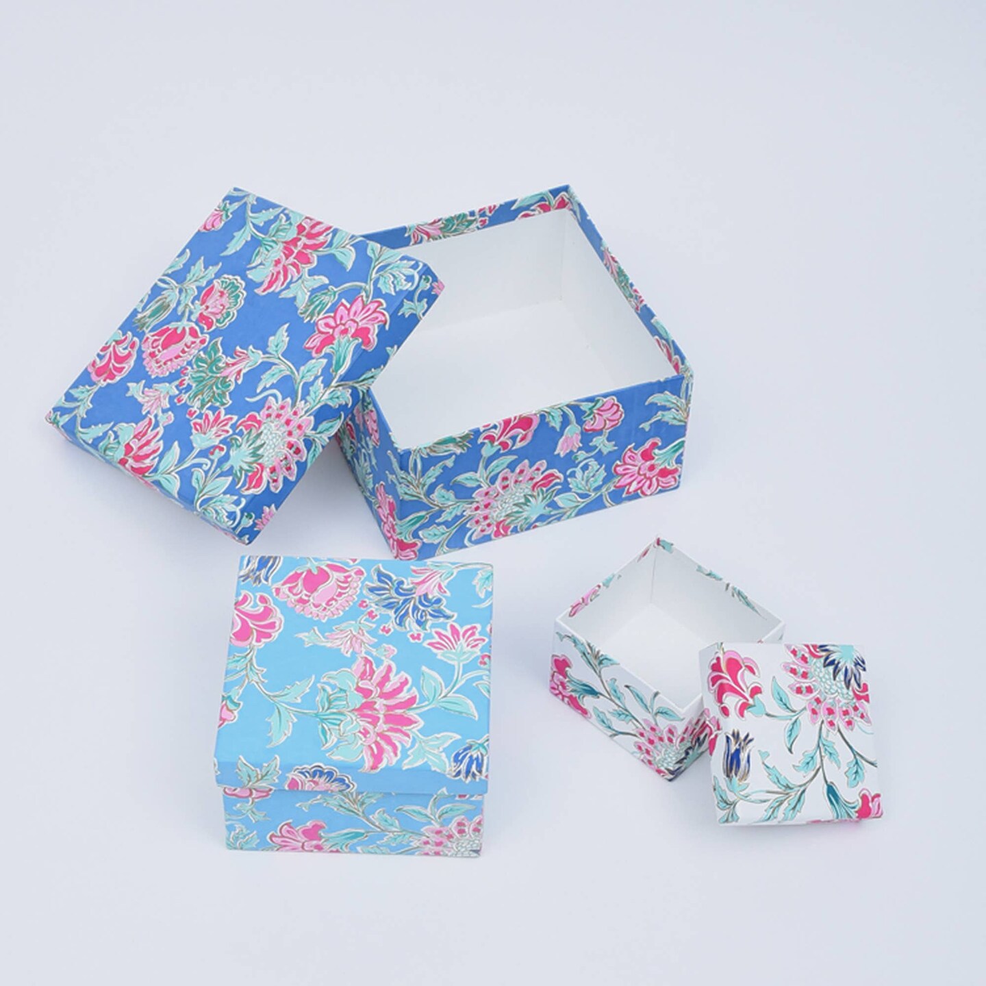 Vibrant Square Gift Box- Set of 3