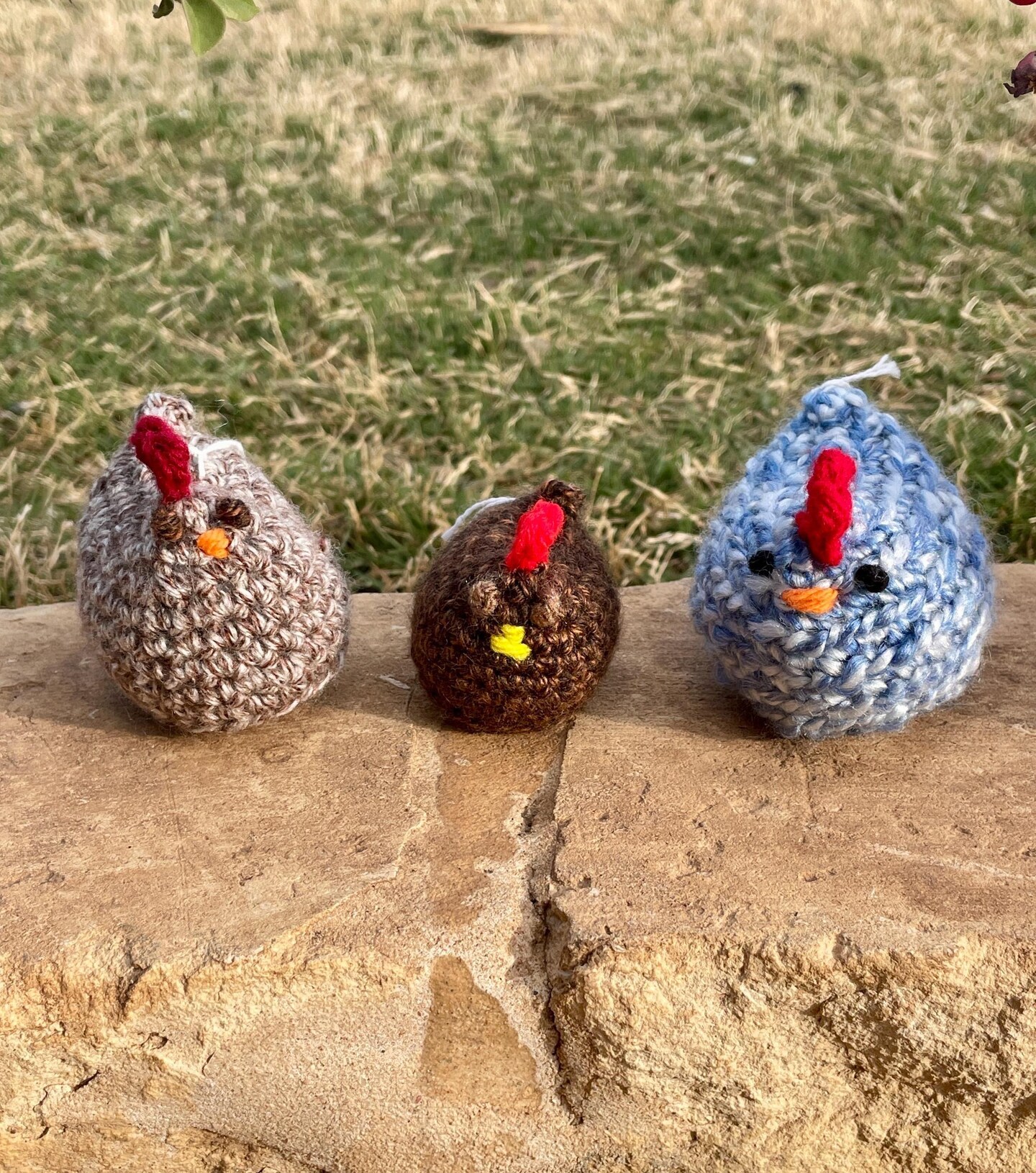 Crochet mini Chickens, Set of 3 hens, farmhouse chicken decor