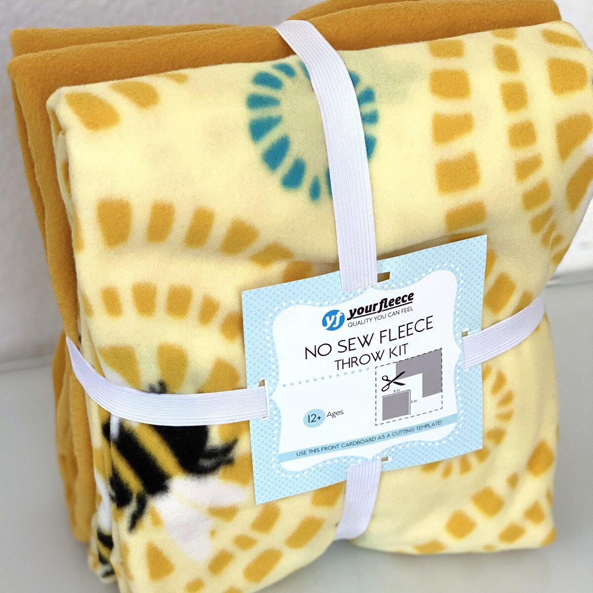 Circles of Bees Anti-Pill Premium No Sew Throw Fleece Fabric Kit (50x60)