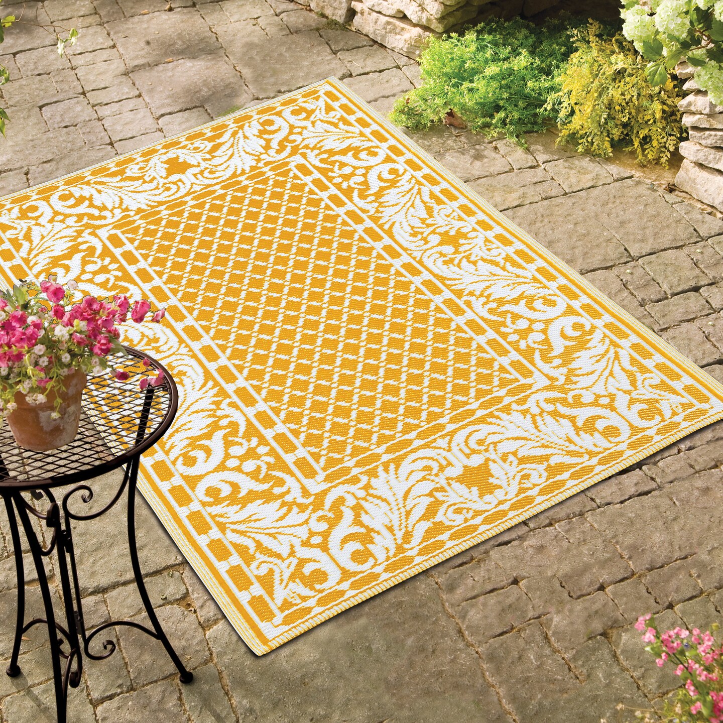 Collections Etc Reversible Scrolling Leaf Border Patio Outdoor Area Rug