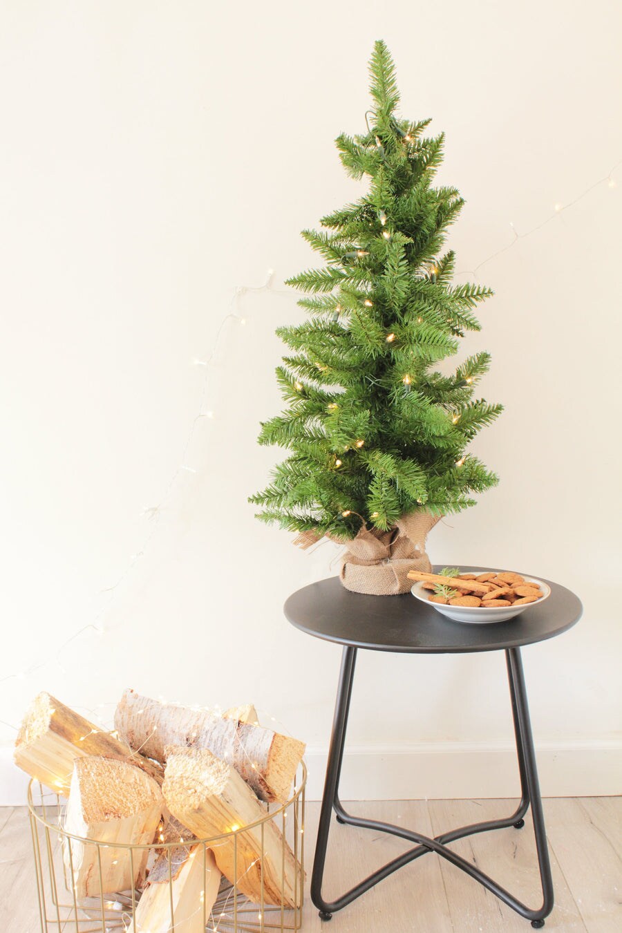 3&#x27; Prelit Tabletop Christmas Tree with Burlap Base