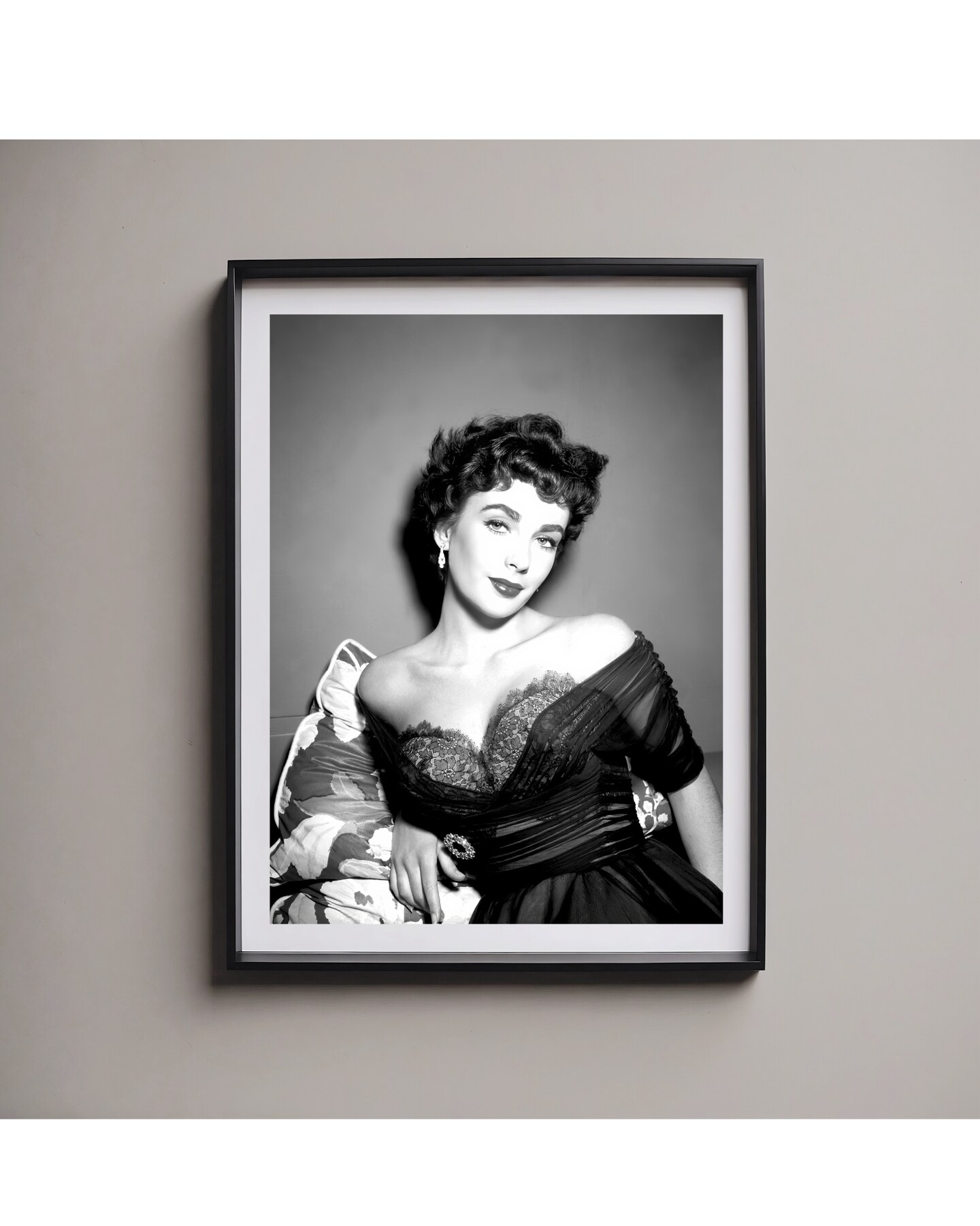 Elizabeth Taylor publicity photo for 'The Girl Who Had Everything