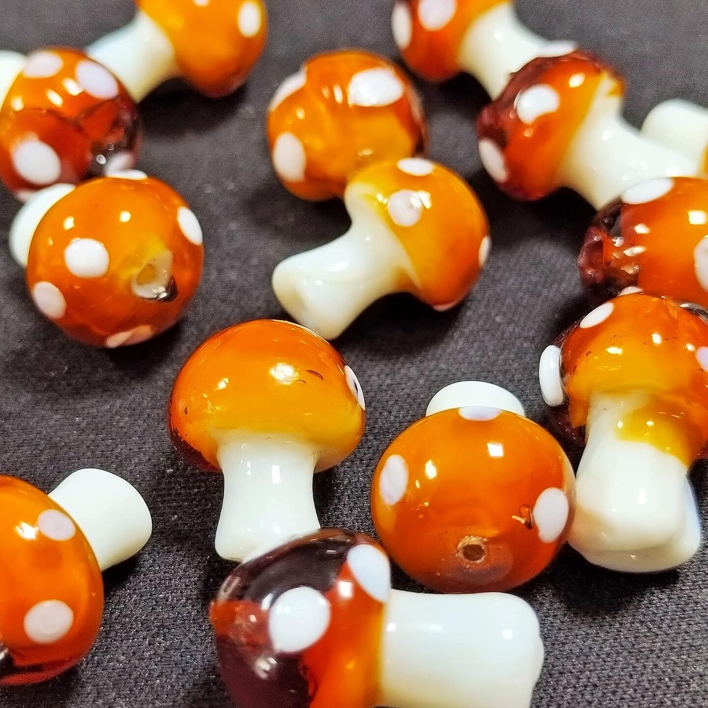 40 Pcs Mushroom Lampwork Beads Mixed Color (H10 Mushroom brown)