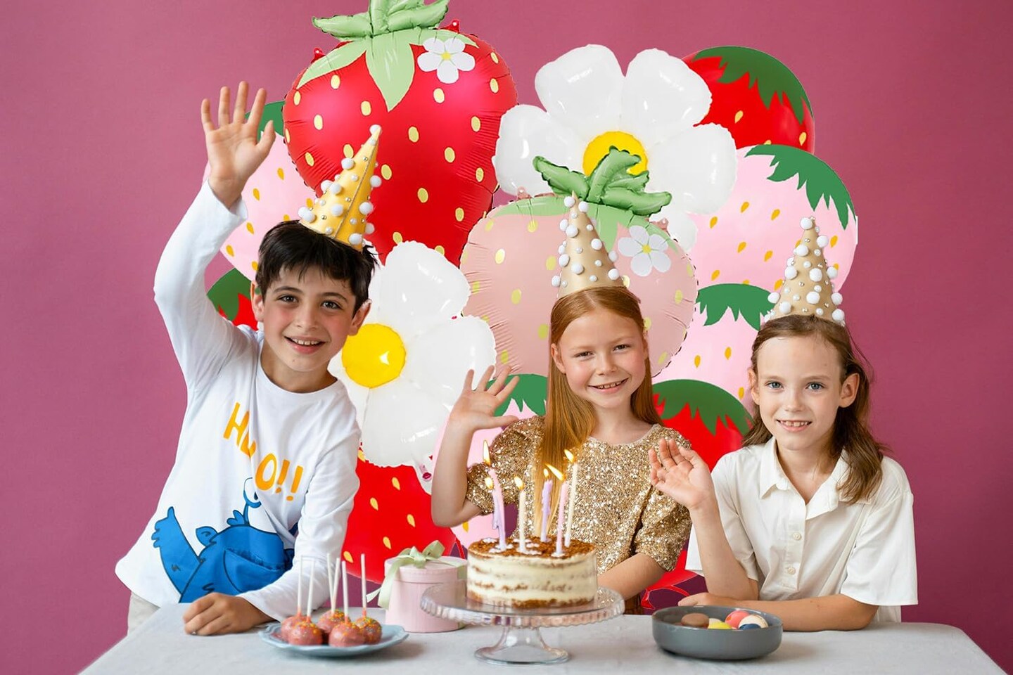 Daisy Berry latex Foil Balloon(Strawberry+daisy)7 x 4.7 x 0.2 inches