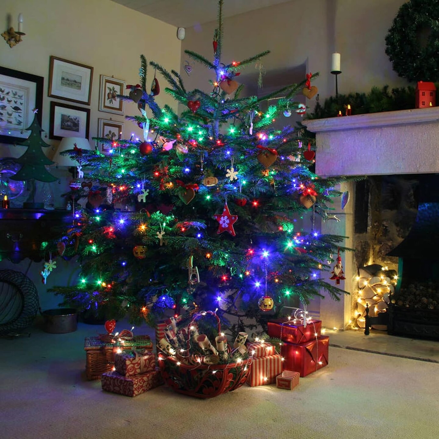 132FT 400 LED Christmas Lights, Christmas String Lights Plug in with 8 Modes, Waterproof Christmas Decorations for Xmas Indoor Outdoor Party Home Tree Decor, Multi-Colored