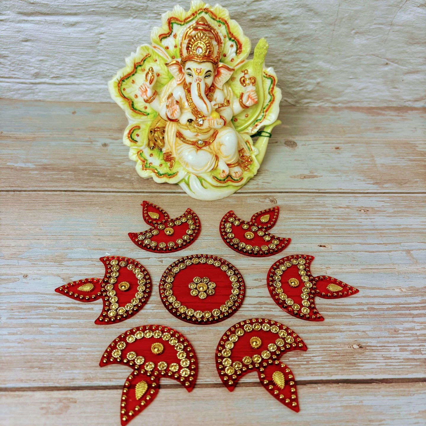 Diya Floor Rangoli Indian Traditional Handmade Reusable Acrylic Diya Rangoli Diwali Navratri Home Temple Decor Floor Table Decoration - Deepawali Wedding Housewarming Gift (6.5 Inches)