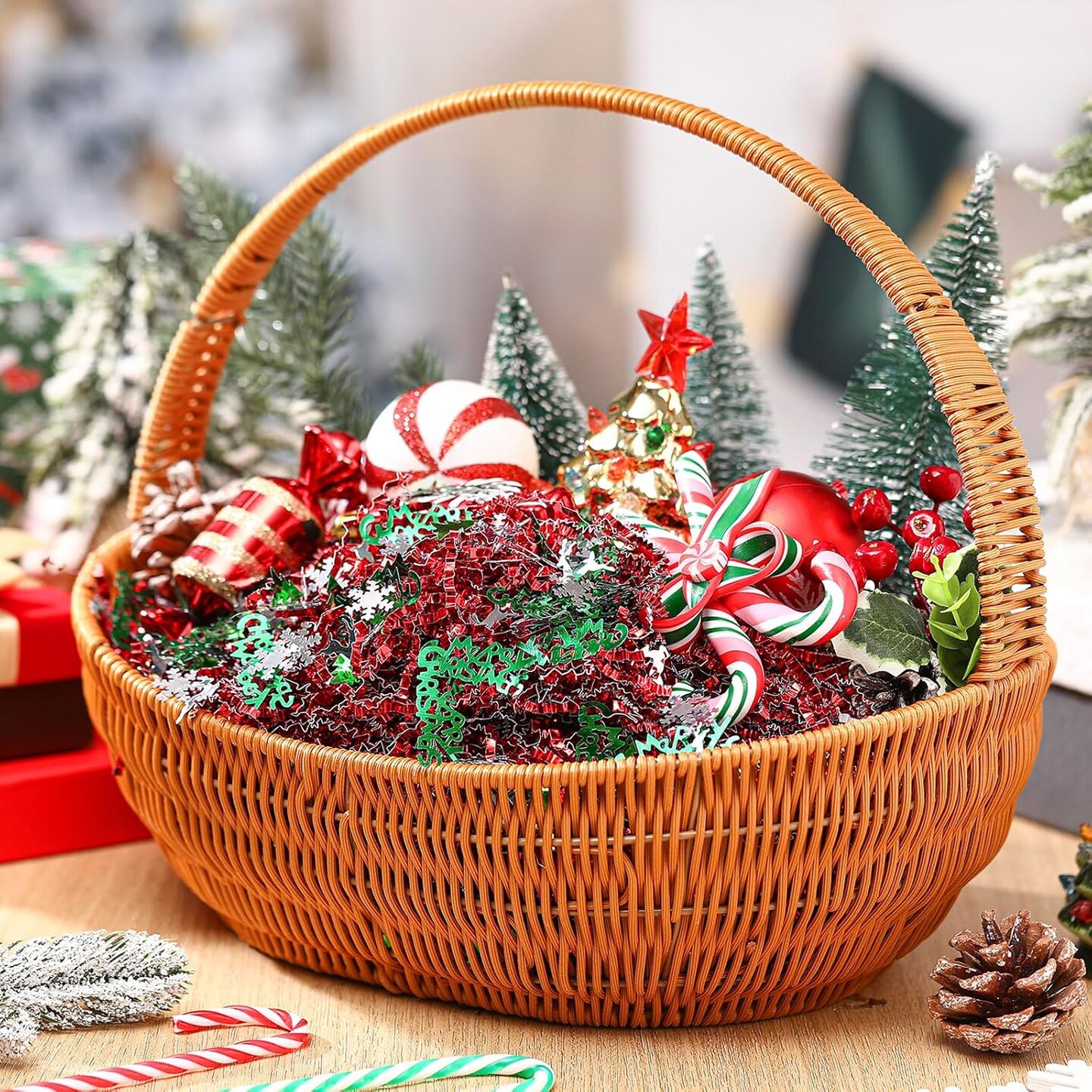 2lb Christmas Basket Stuffers Metallic Red Green Crinkle Cut Paper Shred Filler Christmas Crinkle Paper Merry Christmas Tree Snowflake Elk Confetti Christmas Packaging Raffia Stuffers