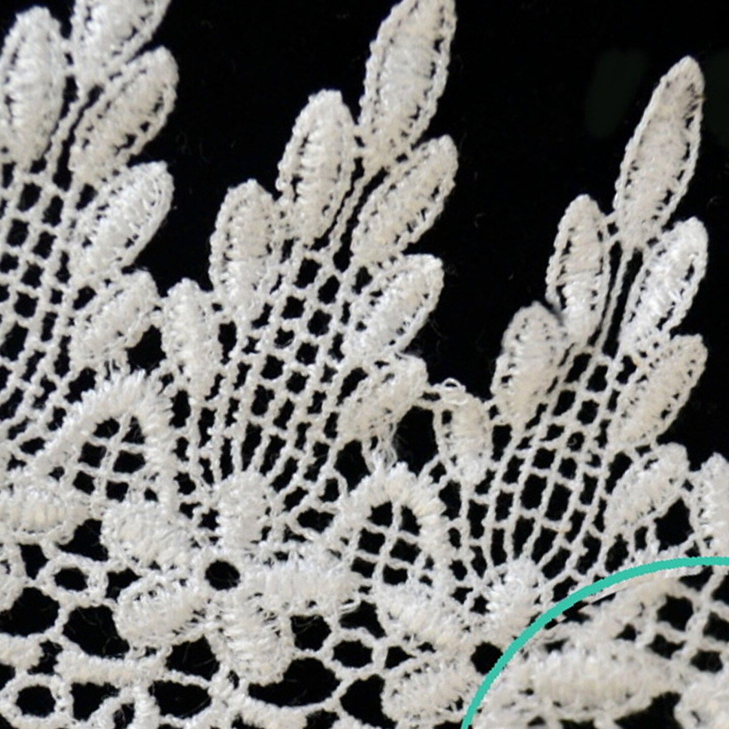 4&#x22;x15 Yards White Venice Lace Trim