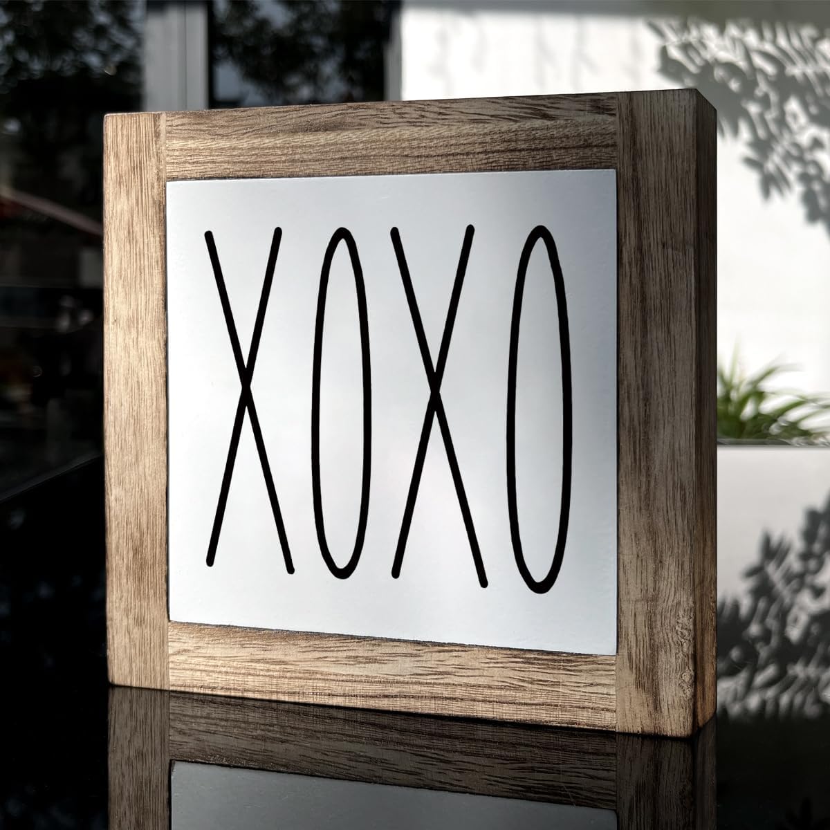 Summer Vibes XOXO Wooden Box Sign &#x2013; Beach-Inspired Rustic Tabletop Decor for a Relaxing Summer Atmosphere