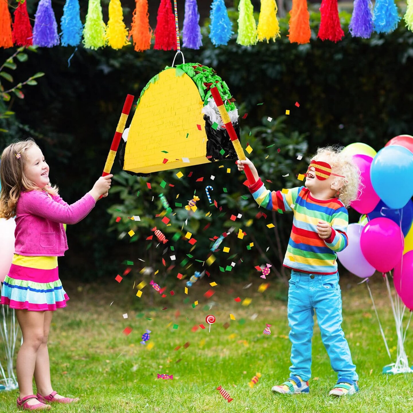 Mini Taco Pi&#xF1;ata Mexican Decorations Taco Party Supplies Fiesta Cinco De Mayo Party Decorations with Wooden Stick Paper Blindfold Confetti Set for Adults Girls and Boys, 15.8x 10.3 x 2.8 Inch