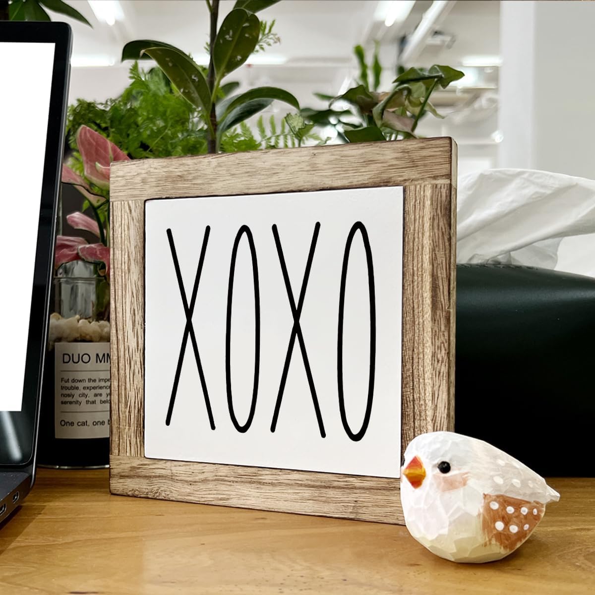 Summer Vibes XOXO Wooden Box Sign &#x2013; Beach-Inspired Rustic Tabletop Decor for a Relaxing Summer Atmosphere