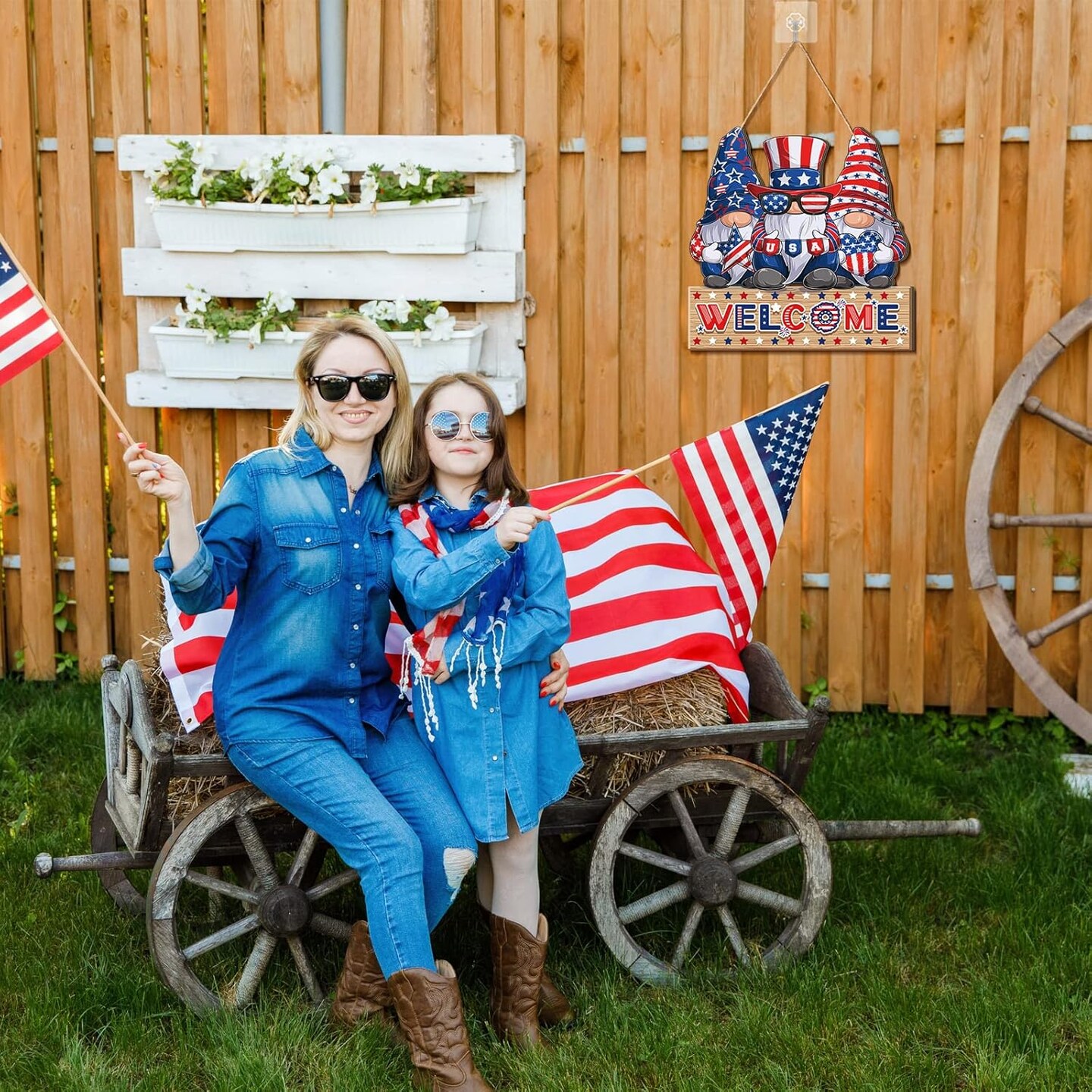 2 Pcs 4th of July Welcome Sign Decorations Patriotic Gnomes Wooden Signs Star American Flag Large Hanging Decor for Independence Day Party Memorial Day Outdoor Home Front Door Window Wall Ornament