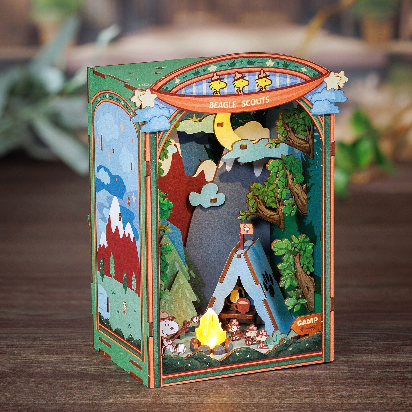 Peanuts&#xAE; Snoopy&#x2019;s Beagle Scouts Book Nook Kit