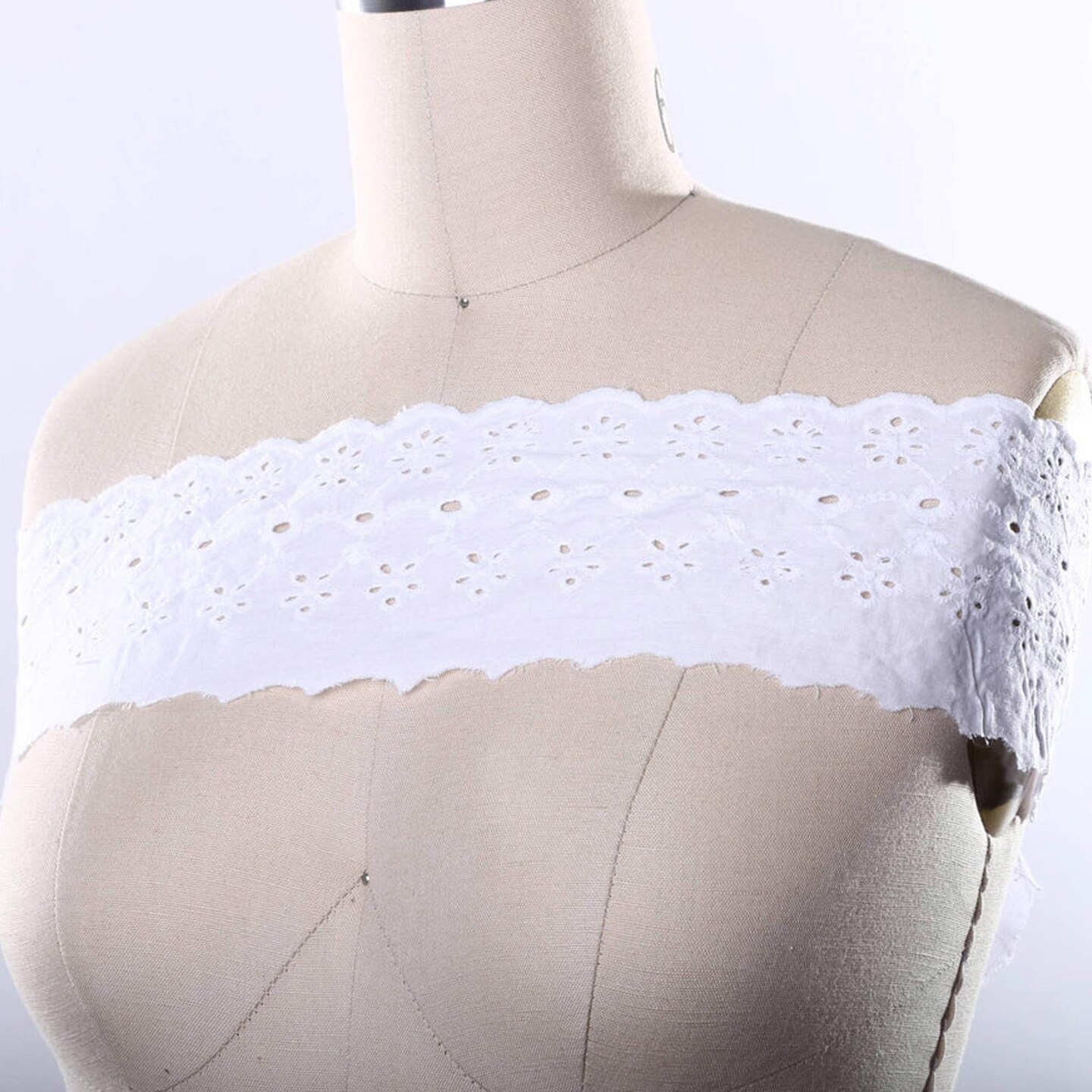 1 Yard White Cotton Eyelet Lace Trim 3&#x22; Wide with Scalloped Edges