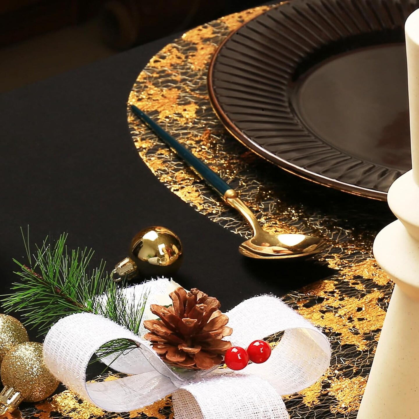 Round Gold Placemats 14 inch Set of 50 Indoor Outdoor Disposable Place Mats