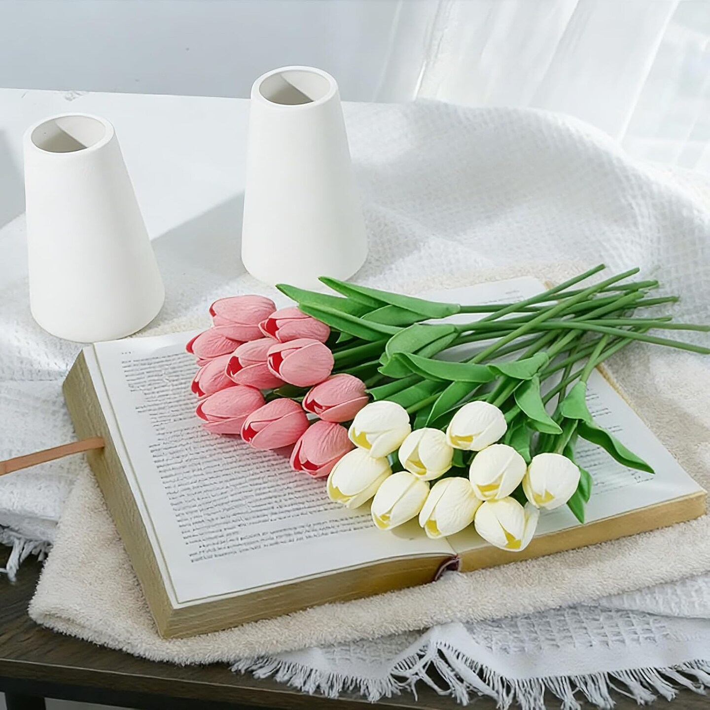 Real-Touch Artificial Tulips with 2 Ceramic Vases – 20 Stems Faux Floral Arrangement for Spring, Easter & Home Decor