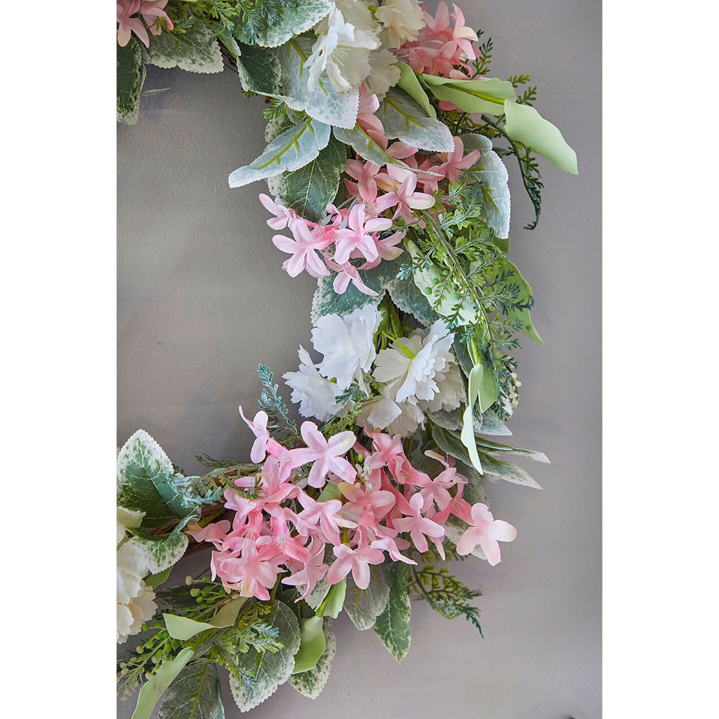 24&#x22; Mixed Flower Wreath Pink, White &#x26; Green Floral Arrangement