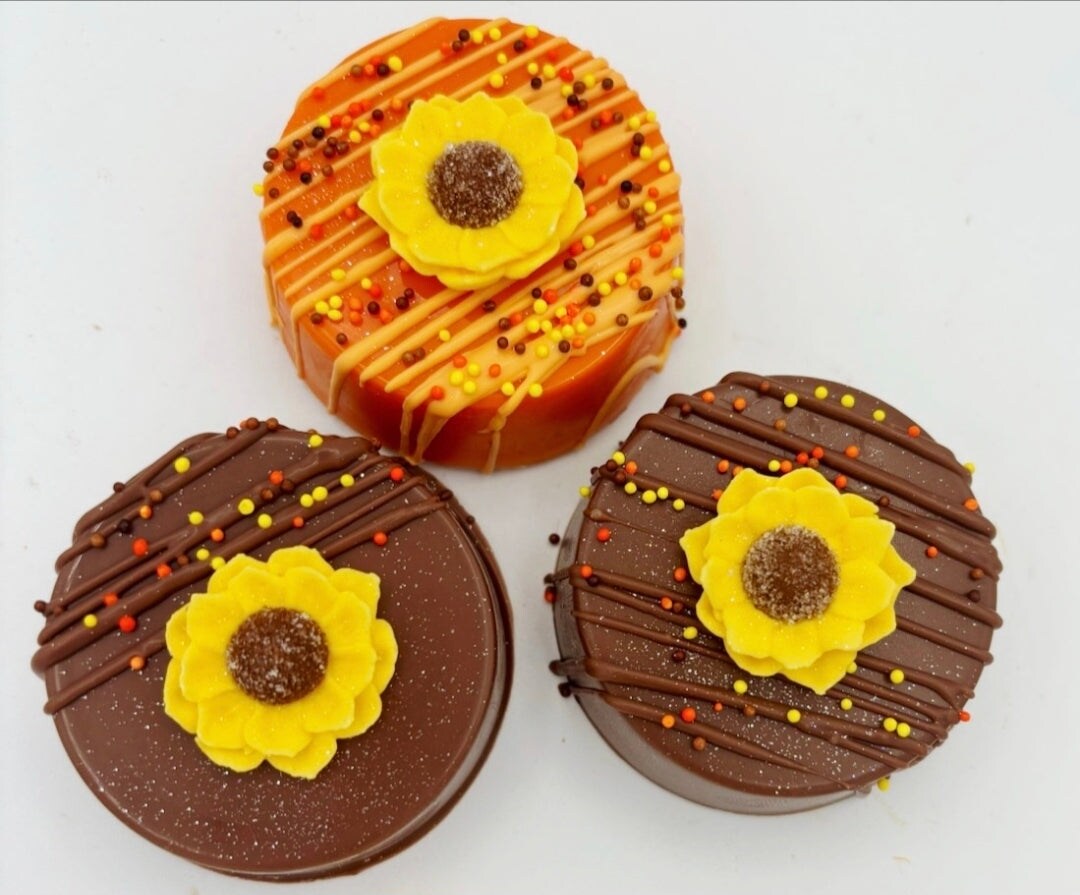 Edible  Decorations Small Sunflowers 5 Count