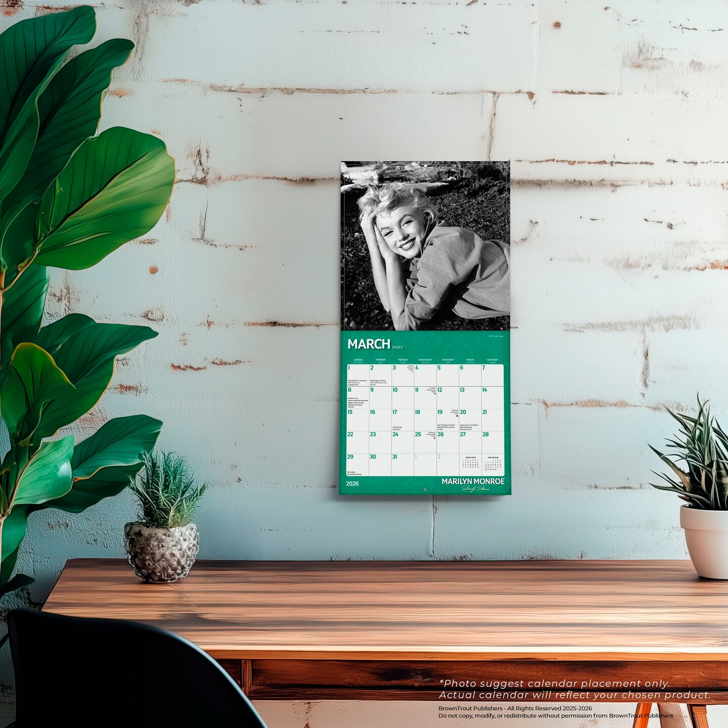 Marilyn Monroe OFFICIAL | 2026 7 x 14 Inch (Hanging) Monthly Mini Wall Calendar | English/French Bilingual