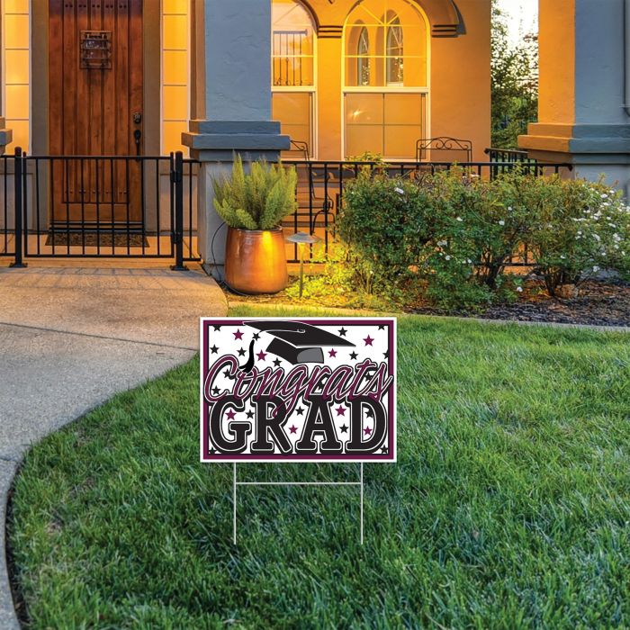 6 Pack Beistle Burgundy Plastic Congrats Grad Yard Sign