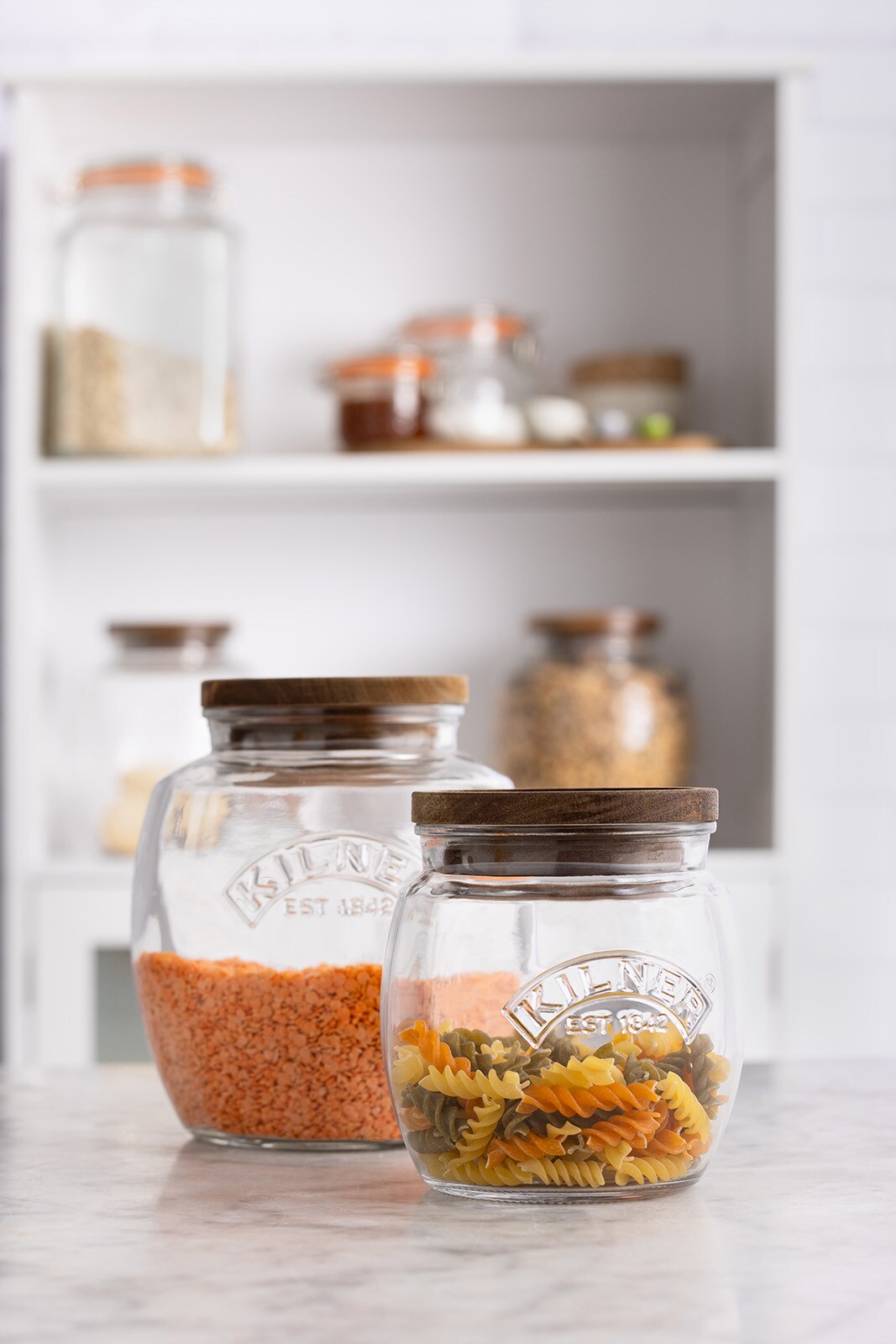 Kilner Universal Glass Storage Jar with Wooden Lid and Silicone Seal, 67.6 Ounce