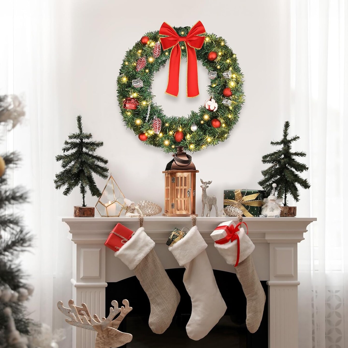 24 Inch Pre-Lit Lighted Artificial Christmas Wreath for Front Door (Green) 23.62"D x 23.62"W x 23.62"H