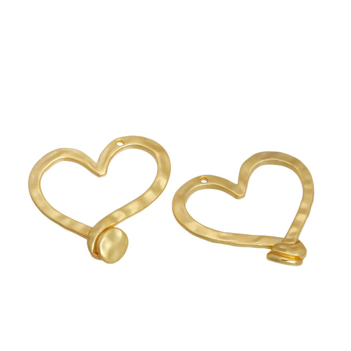 49x48mm Matte Gold Hammered Heart Pendant