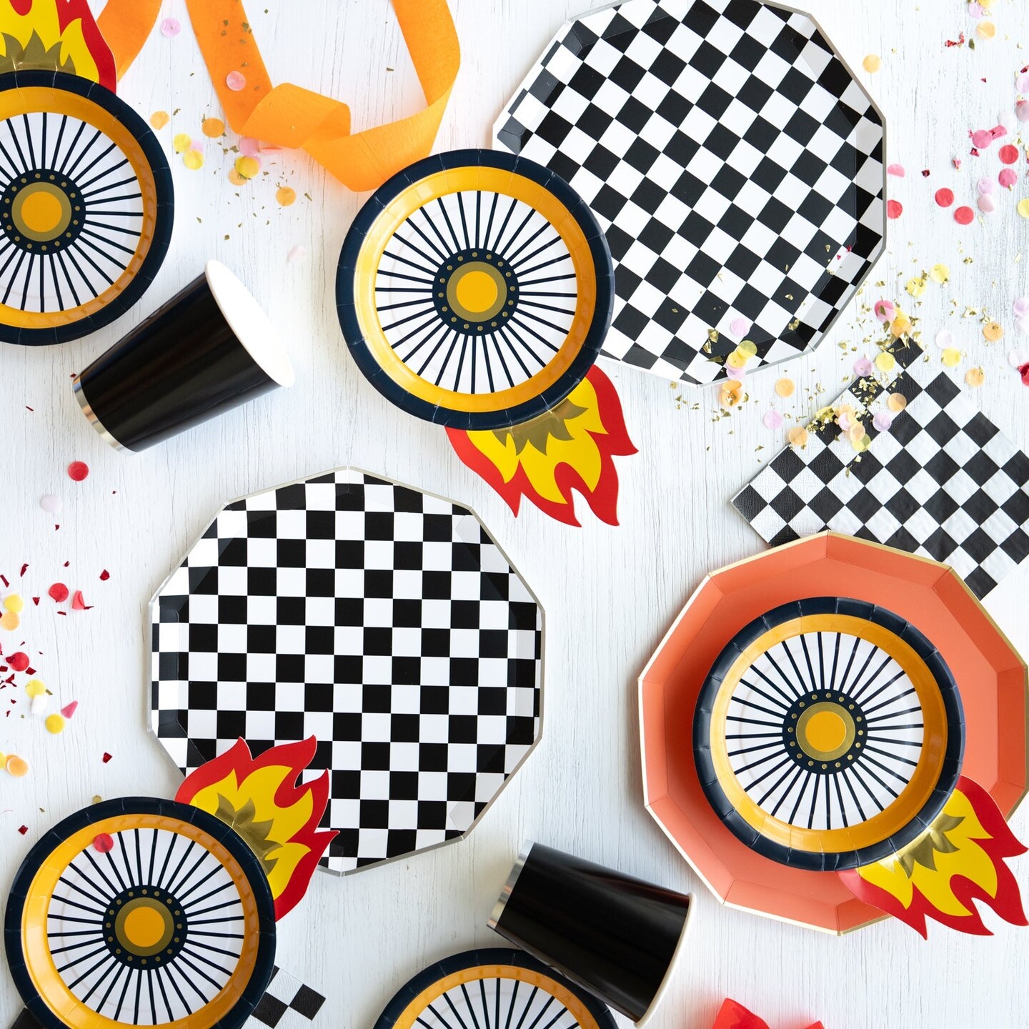 BLACK &#x26; WHITE SIGNATURE LARGE CHECKER PLATES