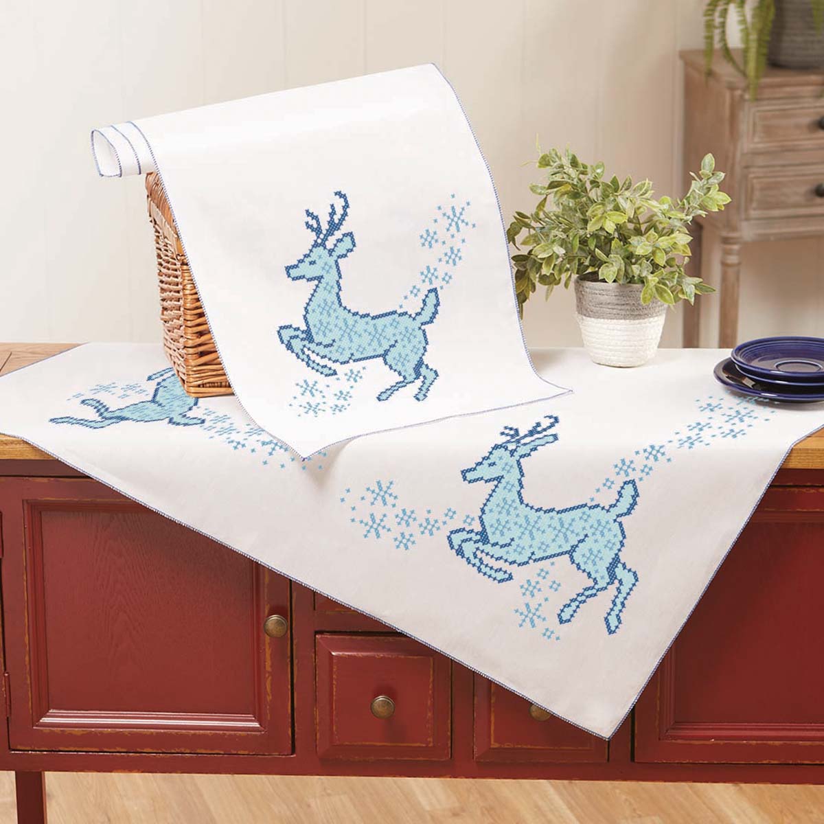 Herrschners Frosty Reindeer Table Topper & Table Runner Stamped Cross ...