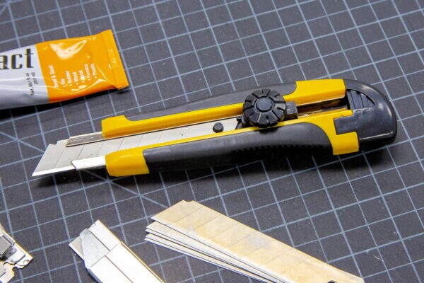 Bazic&#xAE; Steel Top Multipurpose Cutter Cushion Grip