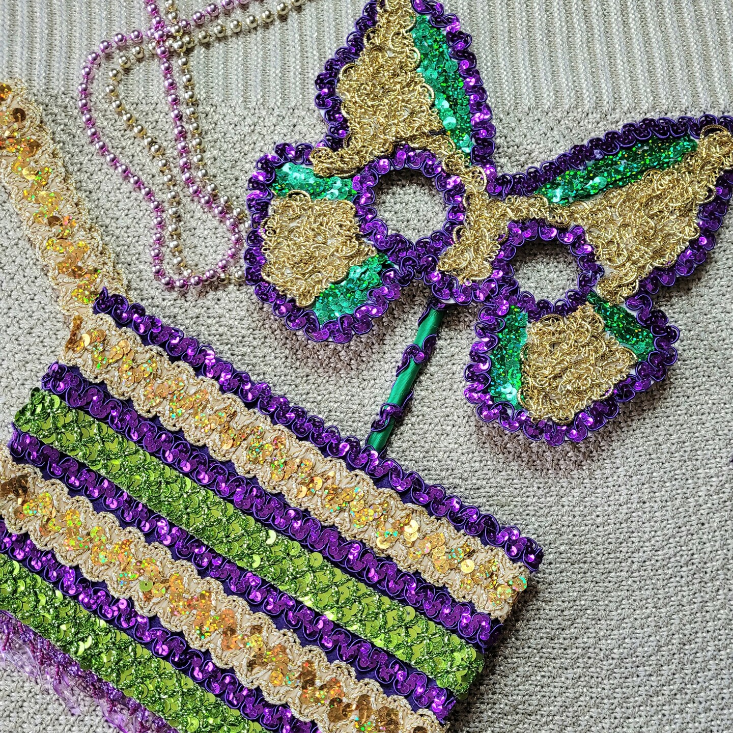 5 yards of Brennar Scallop Edge Sequin Braid Trim | 5 yard cut