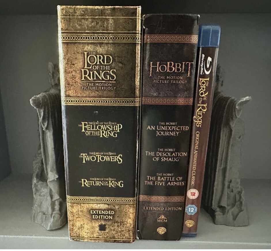 Argonath Sentinel Bookends Set 6 Inch Tall Kings of Gondor Statues