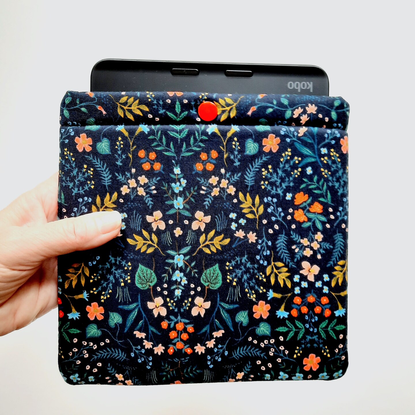 ppほぼ未使用 Kobo Libra Colour ペット付け Padded Kobo sleeve with snap for Libra 2, Libra Color, other Kobo