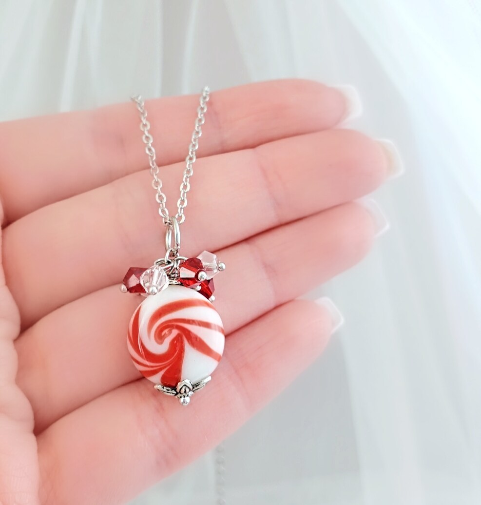 アクセサリー candy PEPPERMINT CANDY NECKLACE Christmas Jewelry, Holiday Gift, Red and