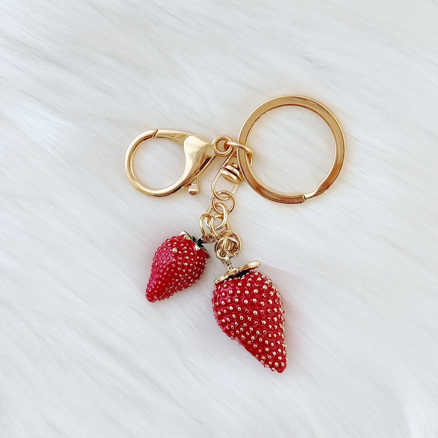 Wrapables Novelty Keychain and Bag Charm for Purse Handbag Backpack, Strawberry
