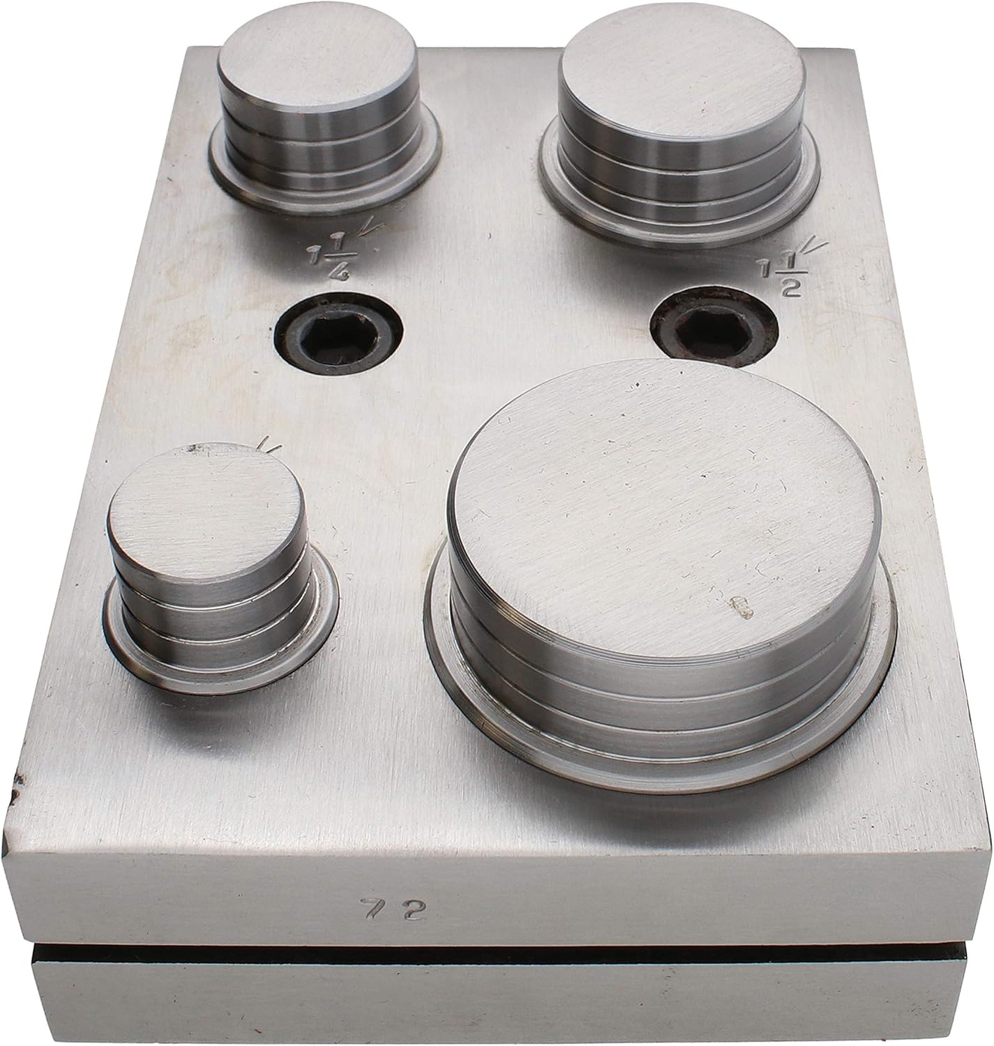 The Beadsmith Steel Disc Cutter Set Includes 4 Punches &#x26; Die. Tool for Cutting Corners from: 1/4&#x22;, 1/2&#x22; &#x26; 1&#x22; Curves &#x26; 3/16&#x22; x 3/4&#x22; Oval Slot Punch. Use Soft Metal Sheet up to 20-24 Gauge &#x26; Thinner