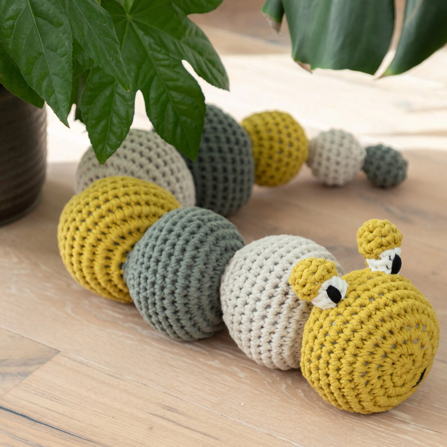 DIY Crochet Kit by Hoooked  Caterpillar Lola PAK232