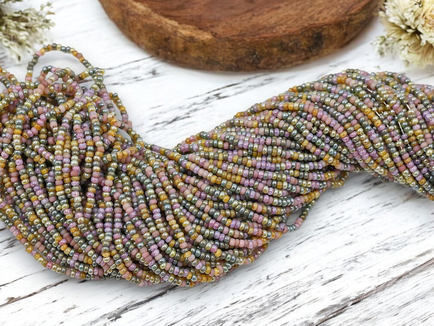 10/0 Aged Pink Medley Picasso Mix Seed Beads (22&#x22; Strand)