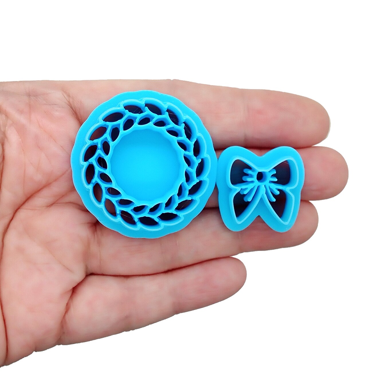 Small Christmas Wreath with Bow Clay Cutters, 2 pc, Adorabilities