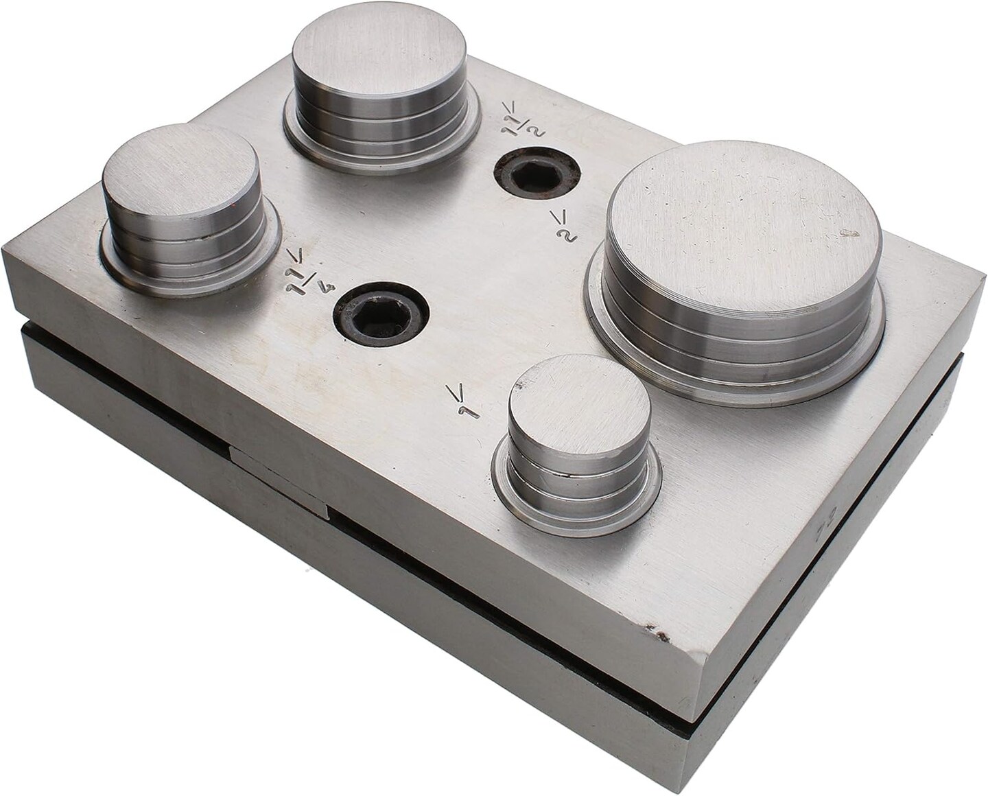 The Beadsmith Steel Disc Cutter Set Includes 4 Punches &#x26; Die. Tool for Cutting Corners from: 1/4&#x22;, 1/2&#x22; &#x26; 1&#x22; Curves &#x26; 3/16&#x22; x 3/4&#x22; Oval Slot Punch. Use Soft Metal Sheet up to 20-24 Gauge &#x26; Thinner