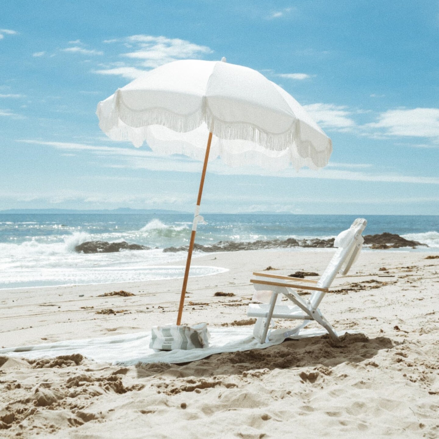 Summer Beach Umbrella with White Fringe, UPF 50+, 1&#x22; Tilting Wood Pole, 5&#x2019; x 6.5&#x2019;, Antique White