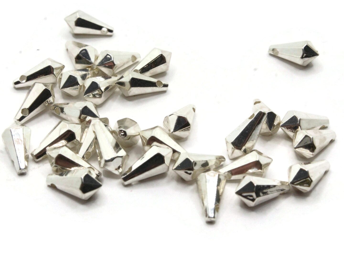 30 11mm Silver Faceted Teardrop Briolettes Vintage Silver Plated Plastic Beads