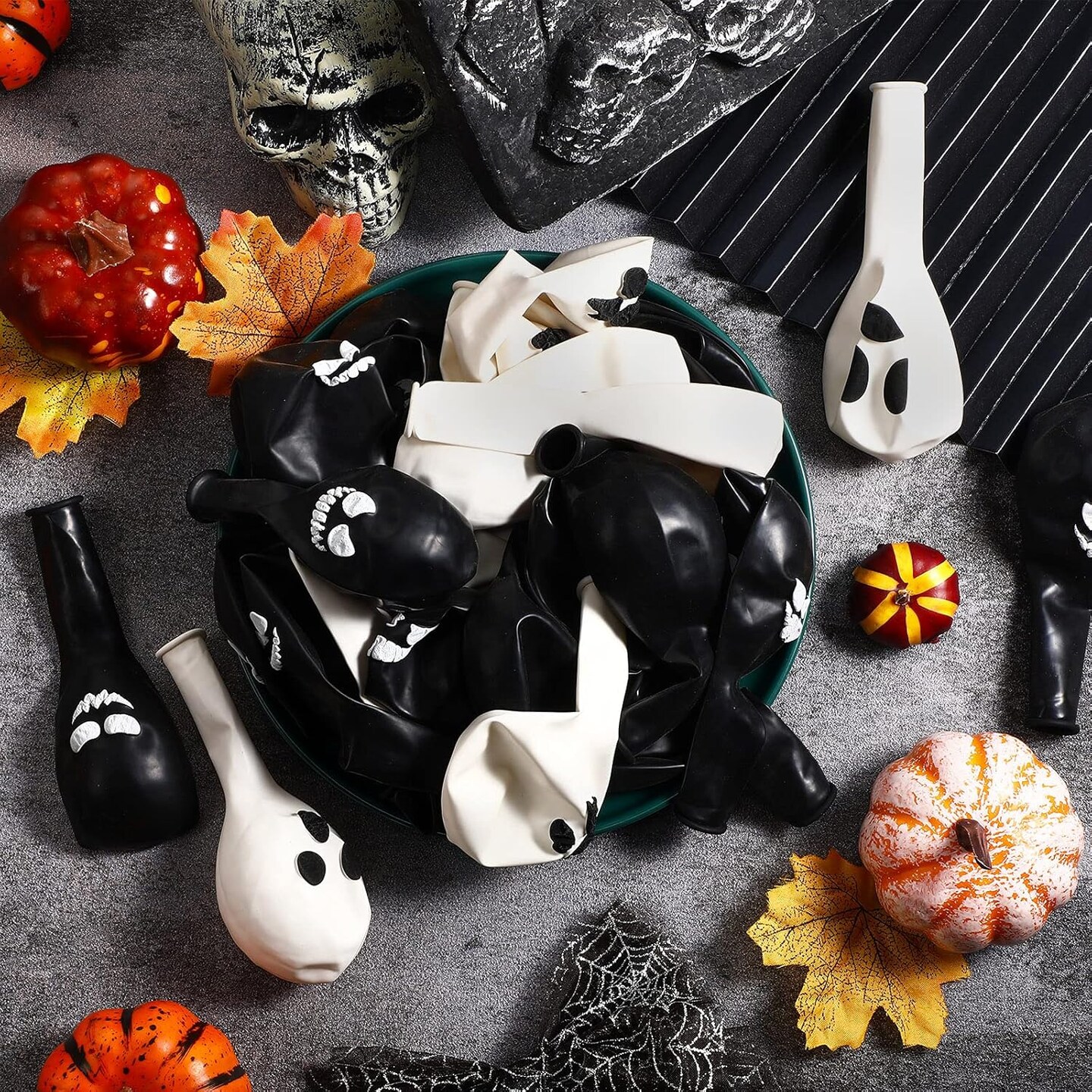 50 Halloween Balloons Decor (Black)