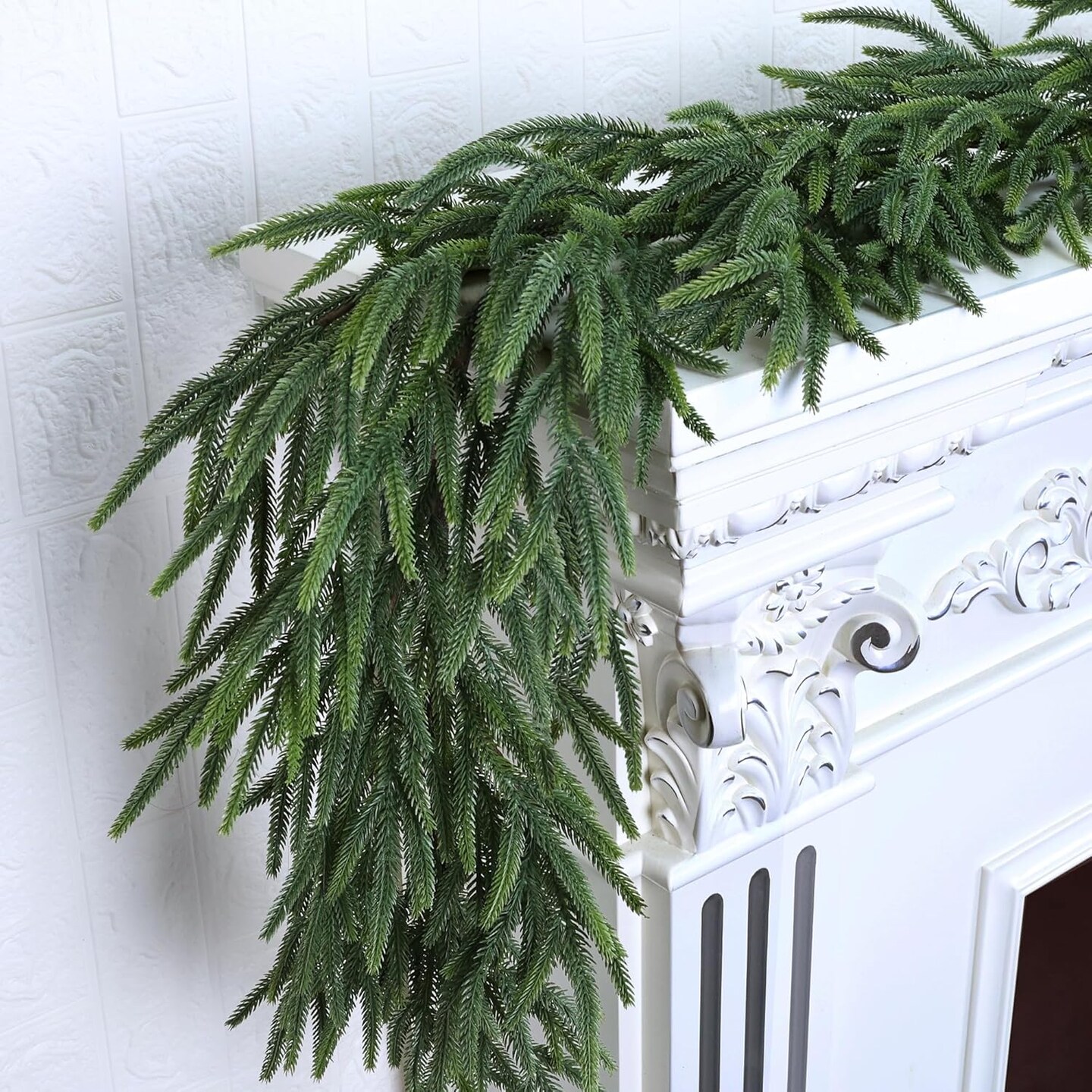 Realistic Thick and Lush Christmas Garland (Green)