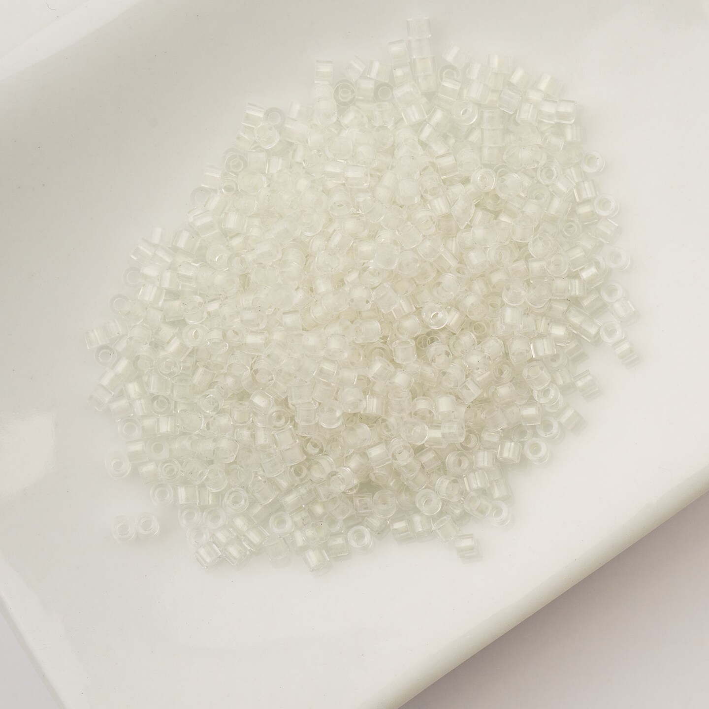 John Bead Glow in Dark Cylin Beads 11/0 Glass Cylindrical Seed Beads, 25g